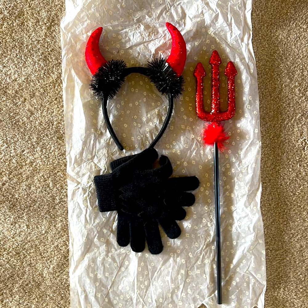 Diva devil costume
